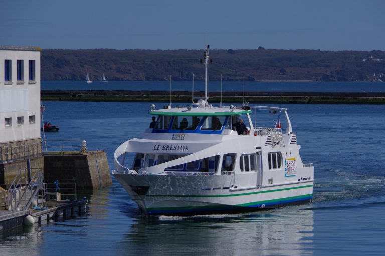 Les activités dans le Finistère : LE BRESTOÂ, COMPAGNIE MARITIME DE LA RADE