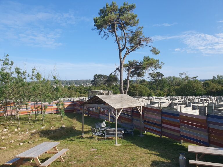 LOST - LABYRINTHE & GUINGUETTE